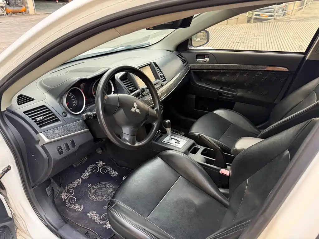 Mitsubishi Lancer EX — миниатюра 10