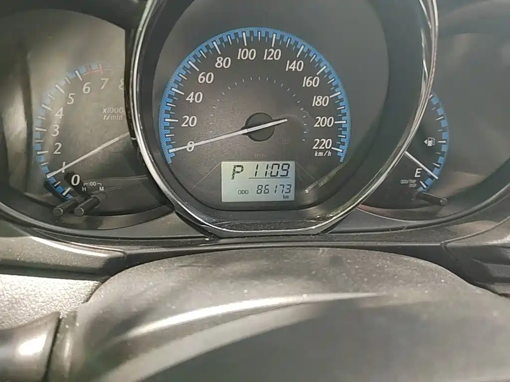 Toyota Yaris L — миниатюра 19