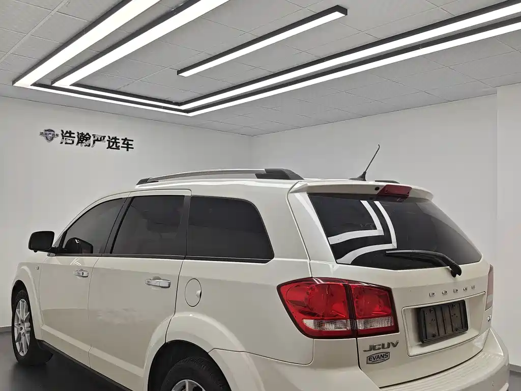 Dodge Journey — миниатюра 4