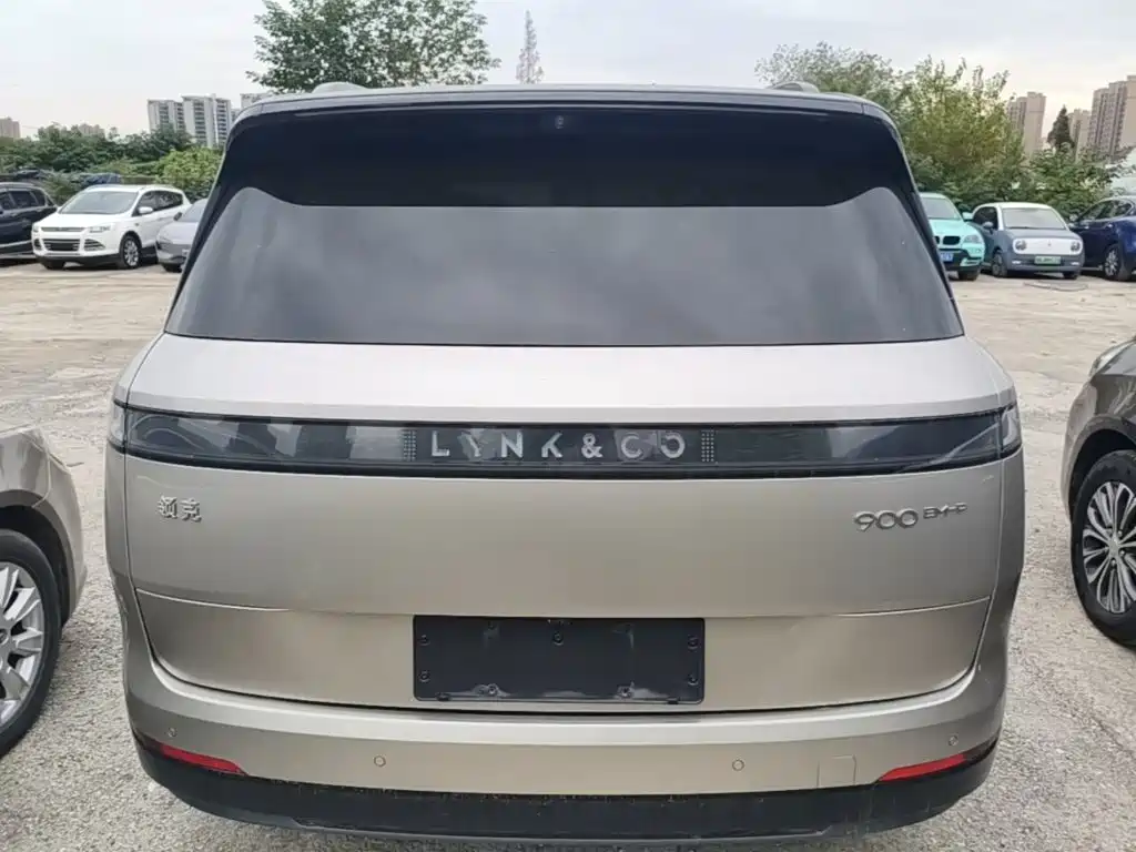 Lynk & Co 900 — миниатюра 6
