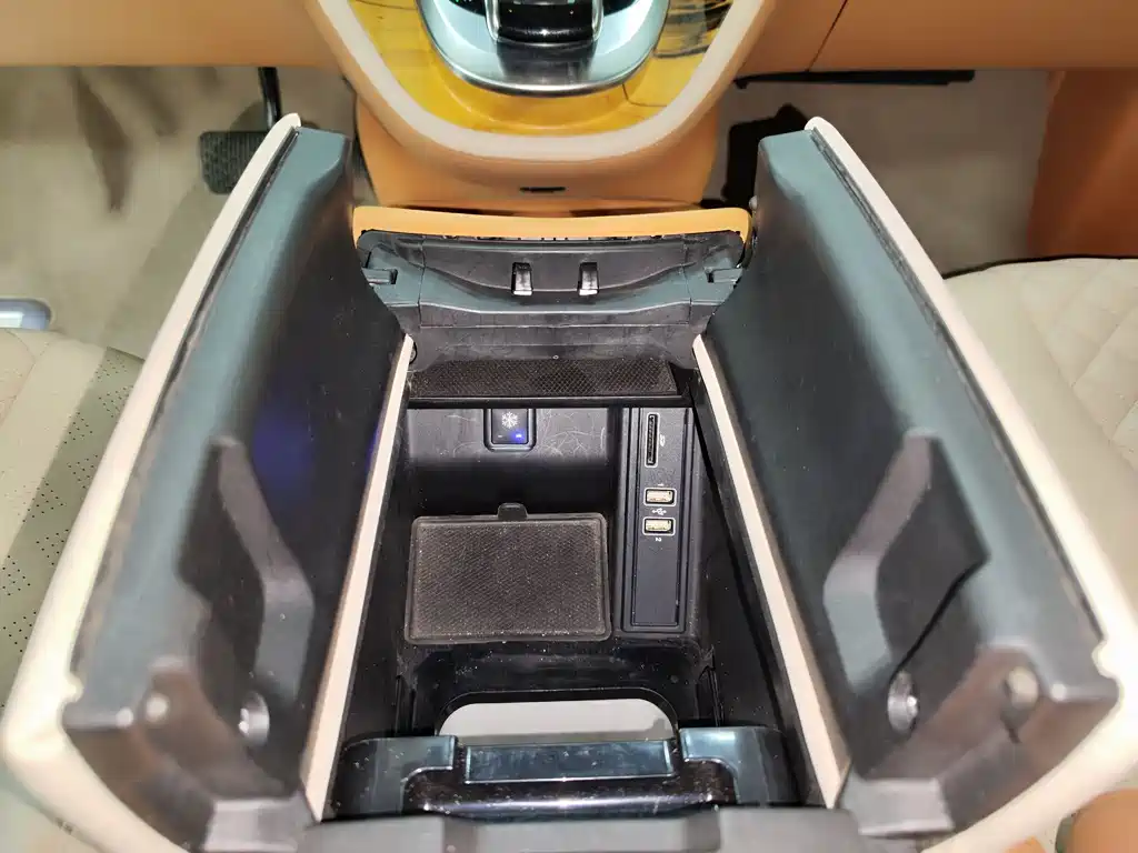 MERCEDES-BENZ V CLASS