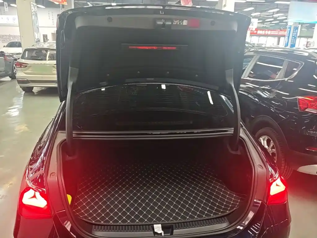 Mercedes-Benz E-Class New Energy — миниатюра 19