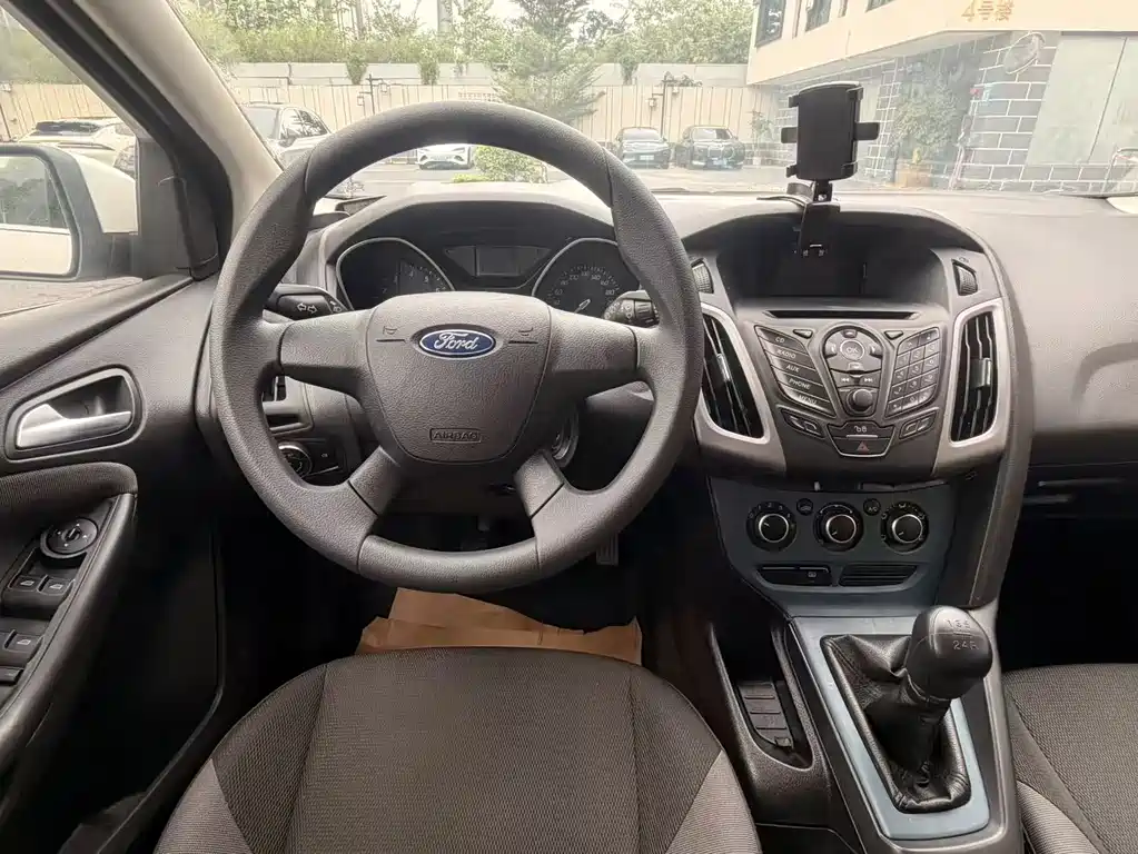 Ford Focus — миниатюра 16
