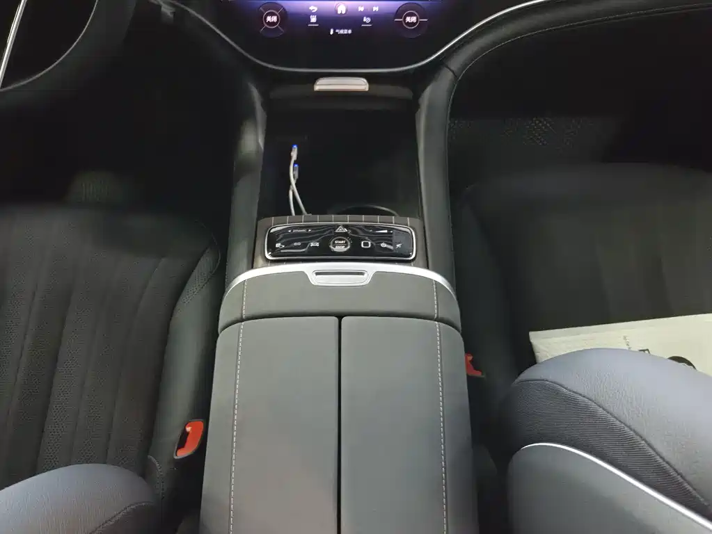 Mercedes-Benz EQS SUV — миниатюра 13