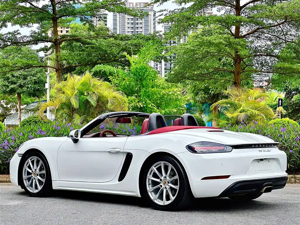 PORSCHE 718