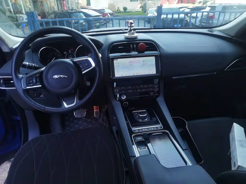 Jaguar F-PACE — миниатюра 10