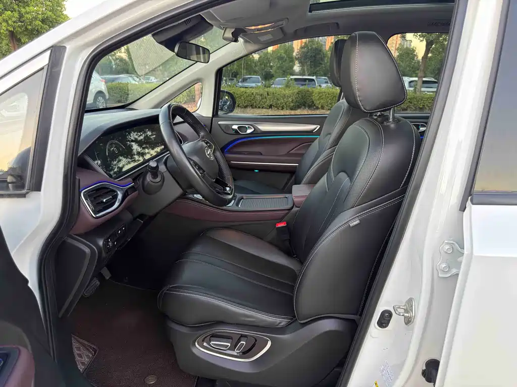GAC Motor Trumpchi M6 — миниатюра 7