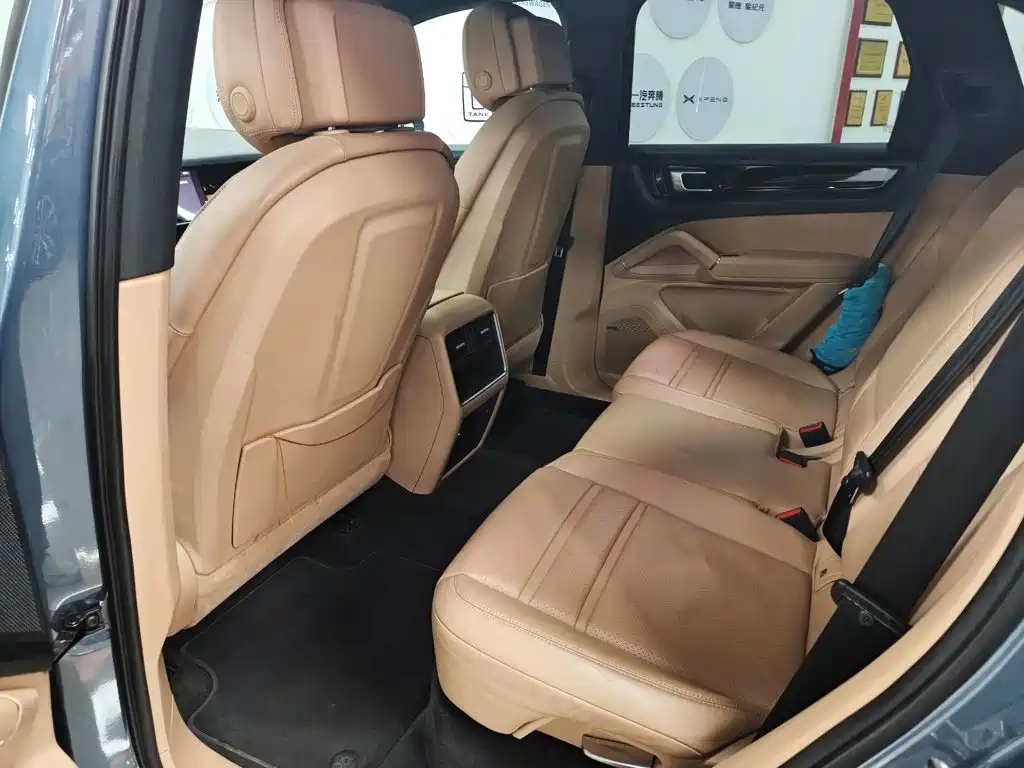 Porsche Cayenne Hybrid — миниатюра 15