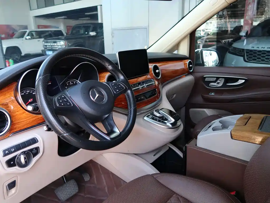 Mercedes-Benz V-Class — миниатюра 5
