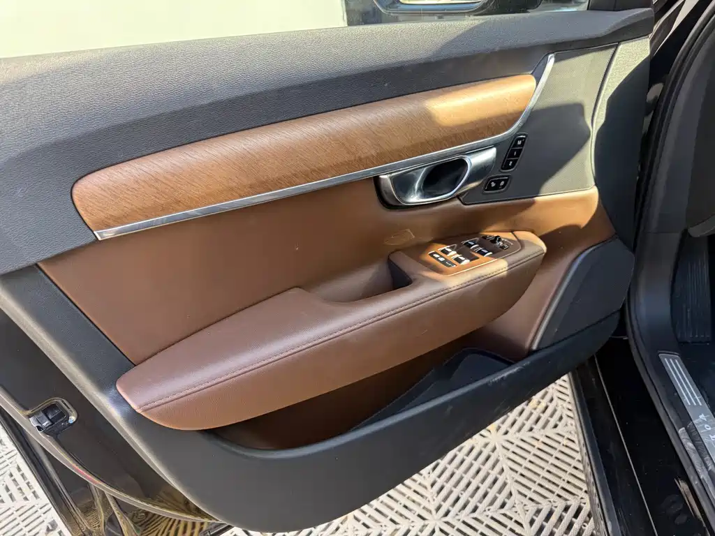 Volvo S90 — миниатюра 6