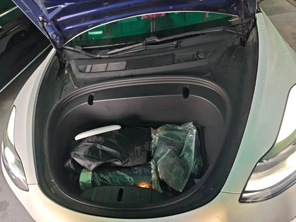 Tesla Model 3 — миниатюра 20
