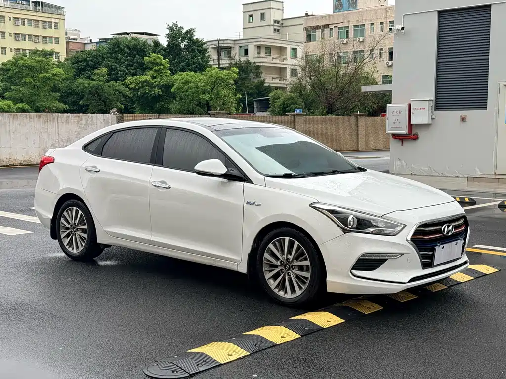 Hyundai Mistra — миниатюра 3