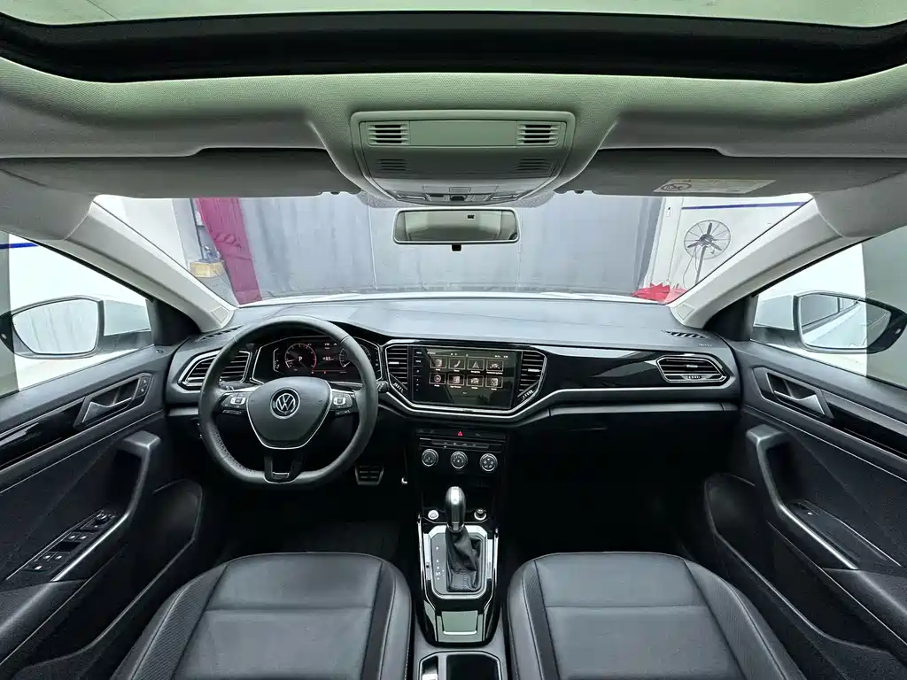 Volkswagen T-Roc — миниатюра 11
