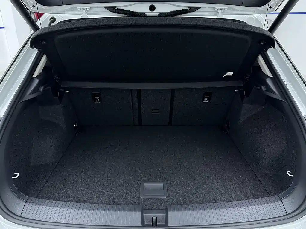 Volkswagen T-Roc — миниатюра 19