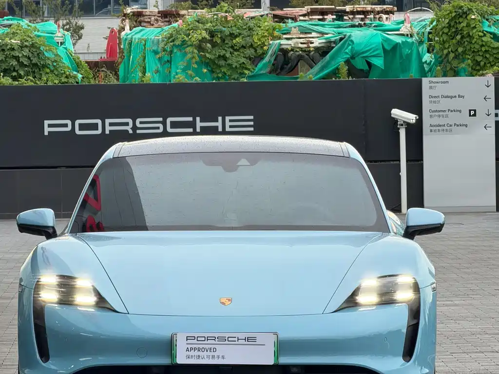 Porsche Taycan — миниатюра 4