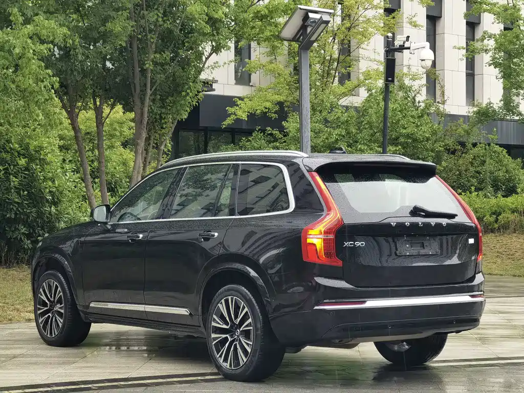 Volvo XC90 PHEV — миниатюра 7