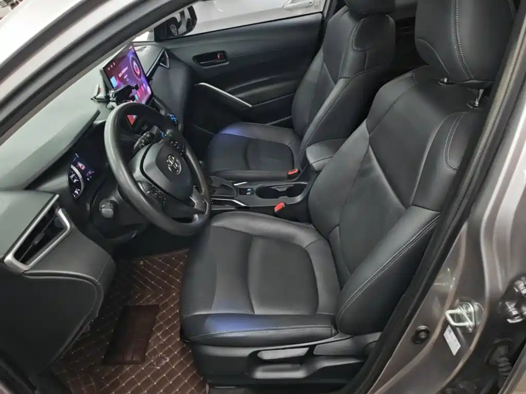 Toyota Corolla Cross — миниатюра 15