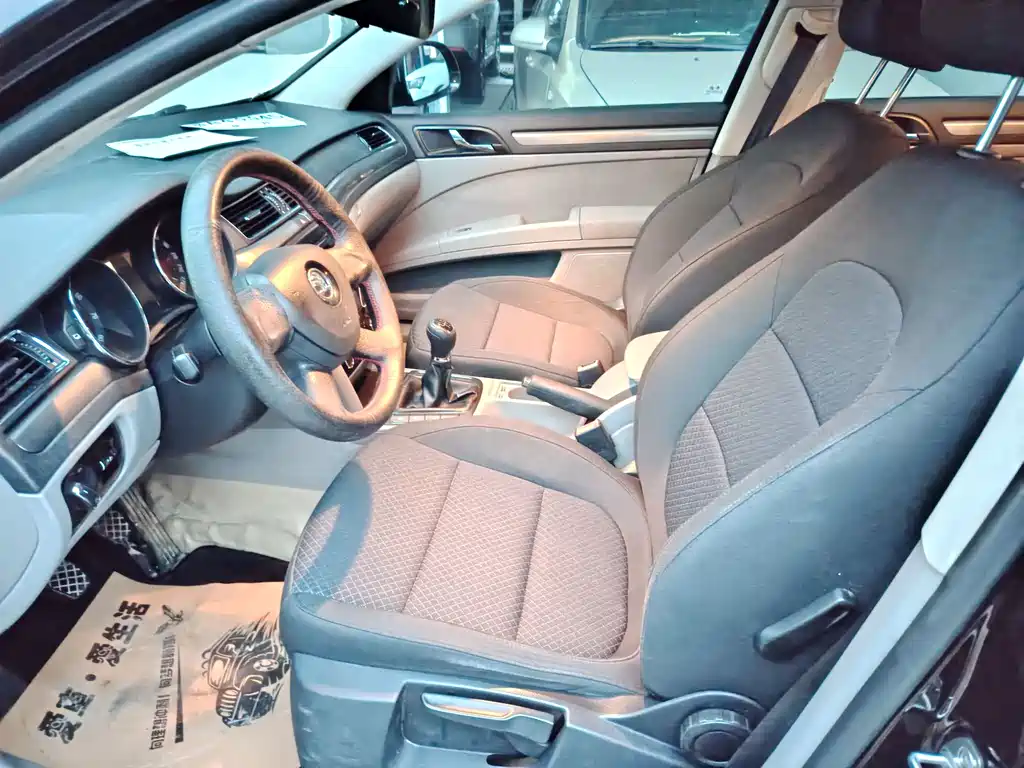 Skoda Superb — миниатюра 7