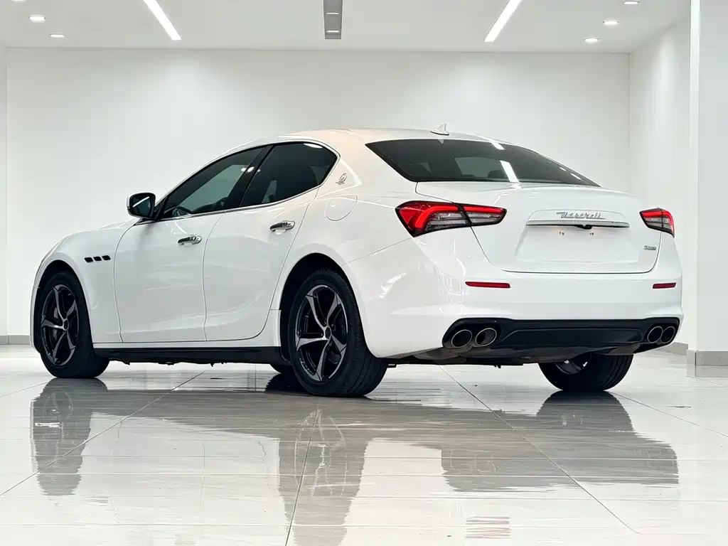 Maserati Ghibli — миниатюра 7