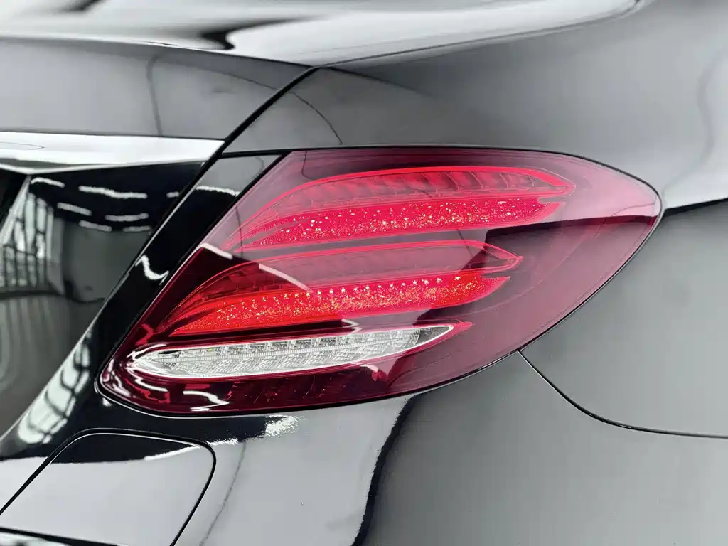 Mercedes-Benz E-Class New Energy — миниатюра 11