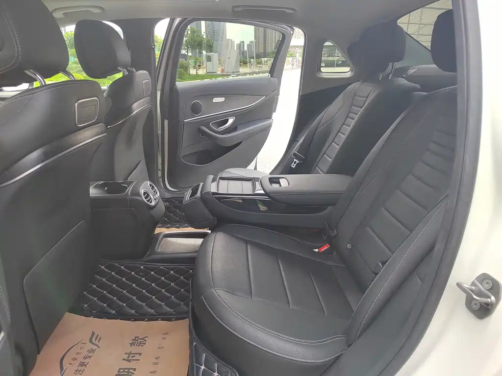 Mercedes-Benz E-Class — миниатюра 14