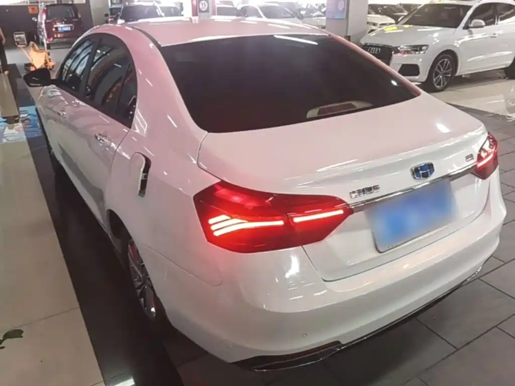 Geely Emgrand — миниатюра 5