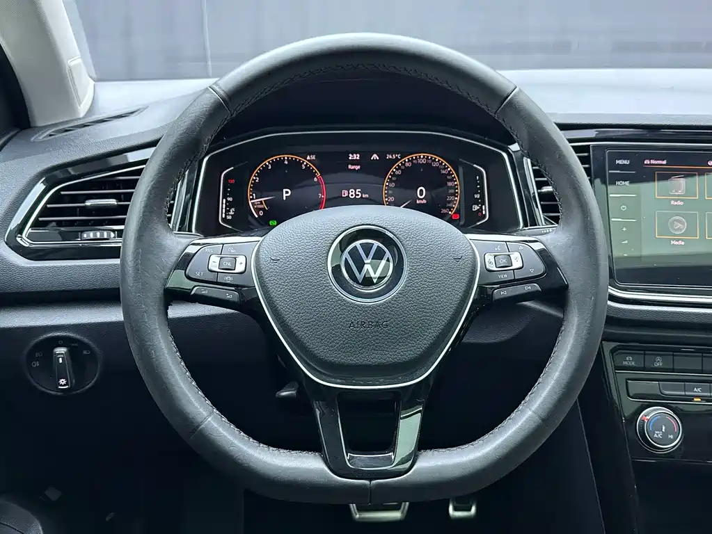 Volkswagen T-Roc — миниатюра 12