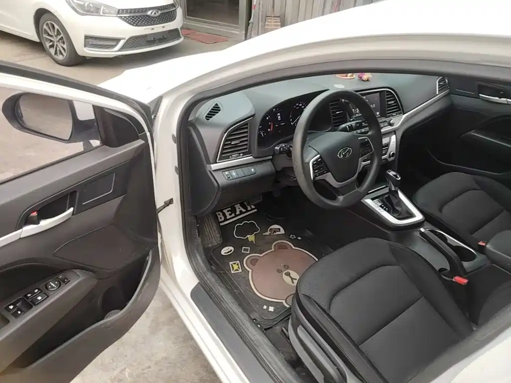 Hyundai Elantra — миниатюра 16