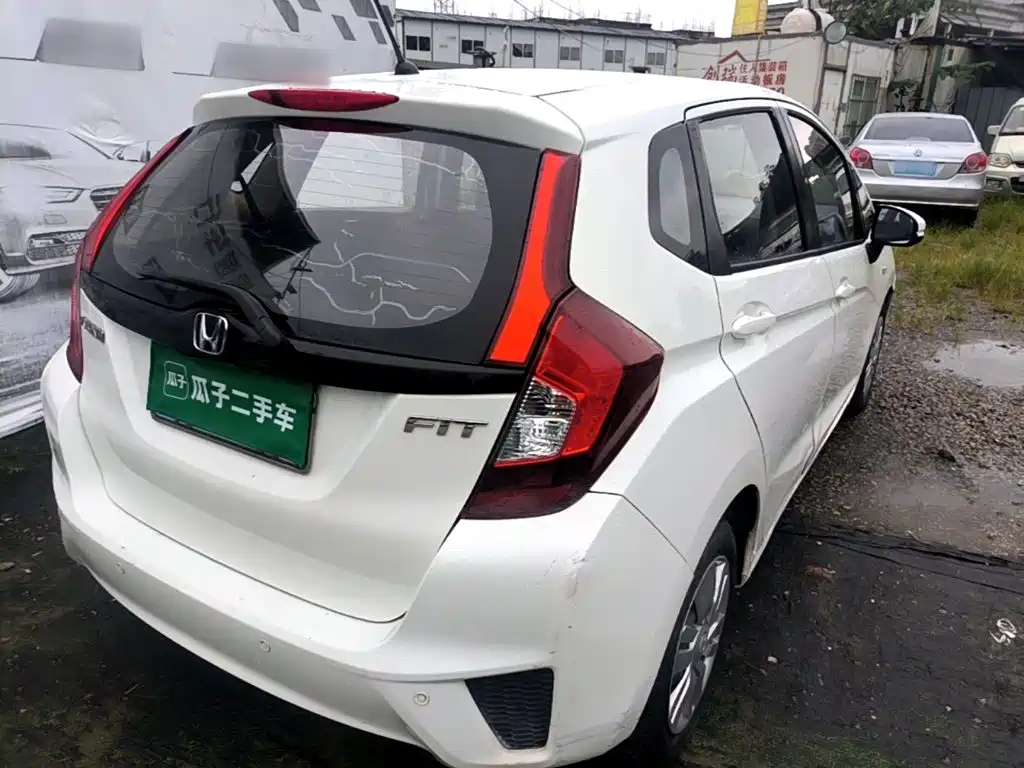 Honda Fit — миниатюра 7