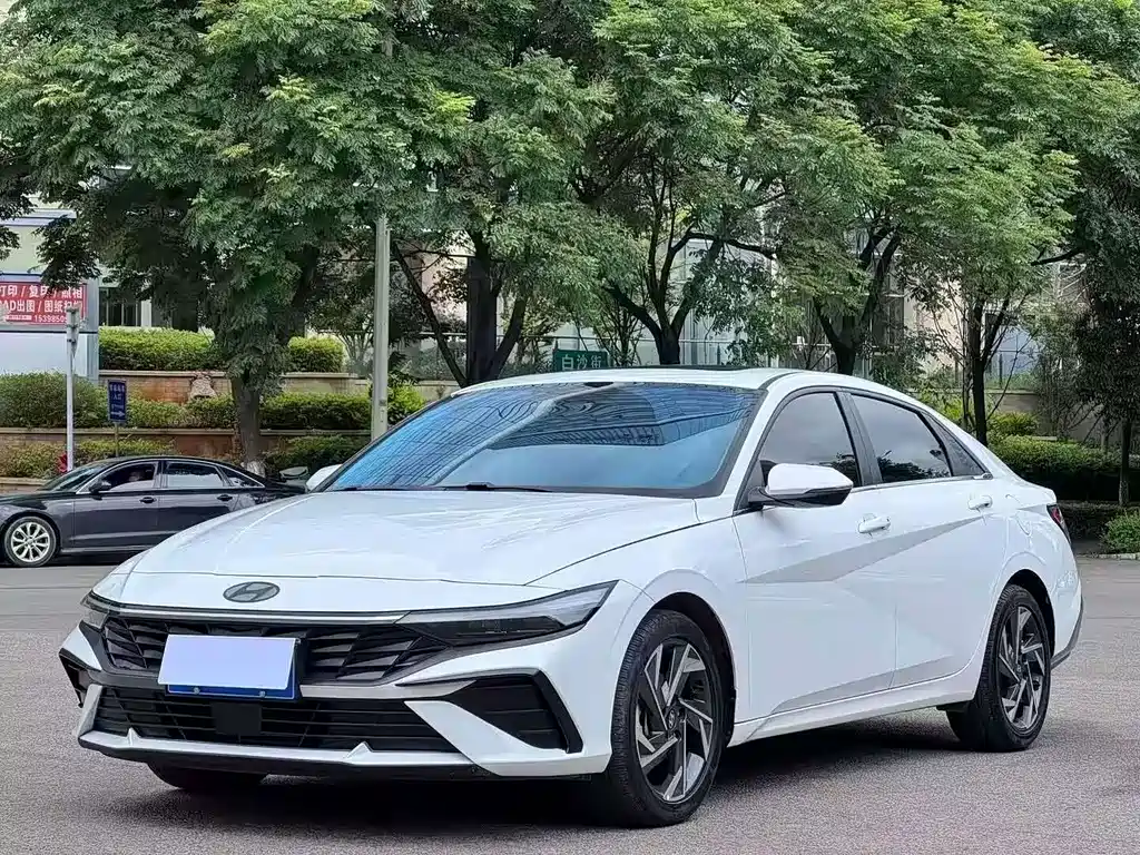 Hyundai Elantra — миниатюра 3