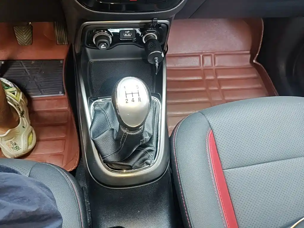 Changan CS15 — миниатюра 14