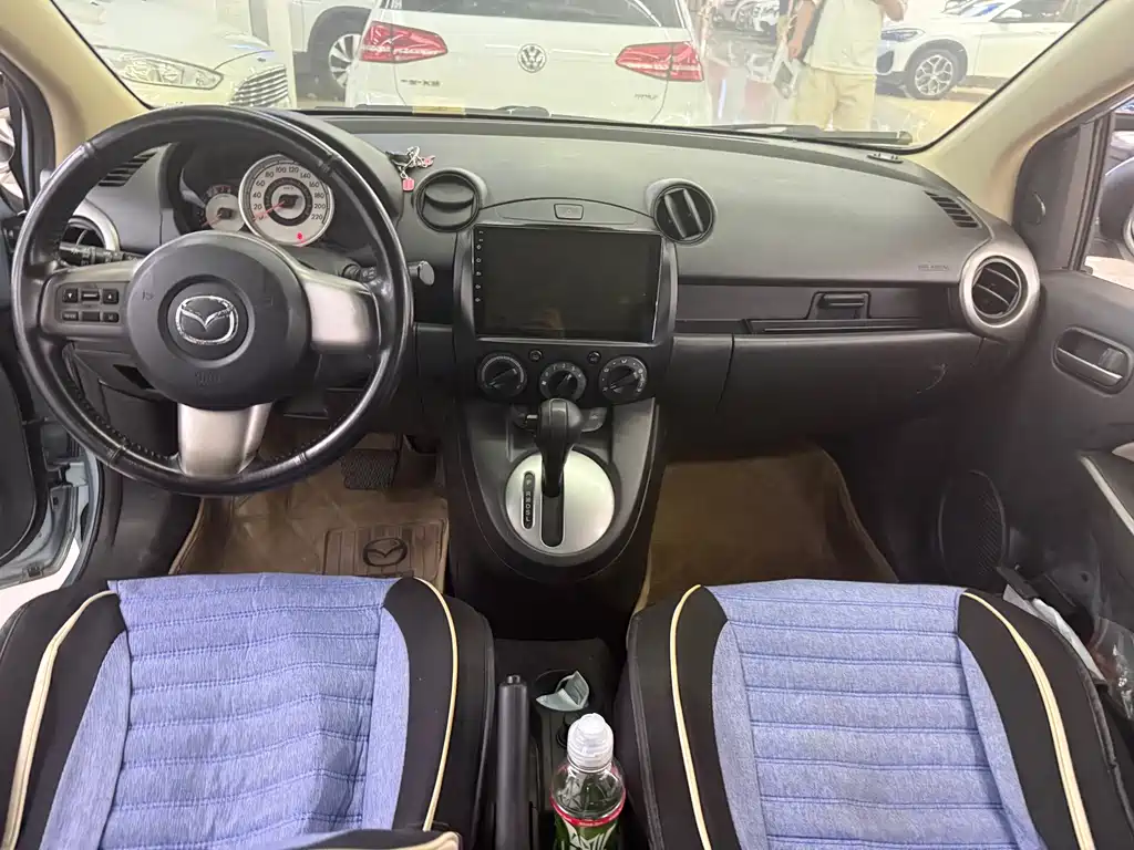 Mazda 2 — миниатюра 8