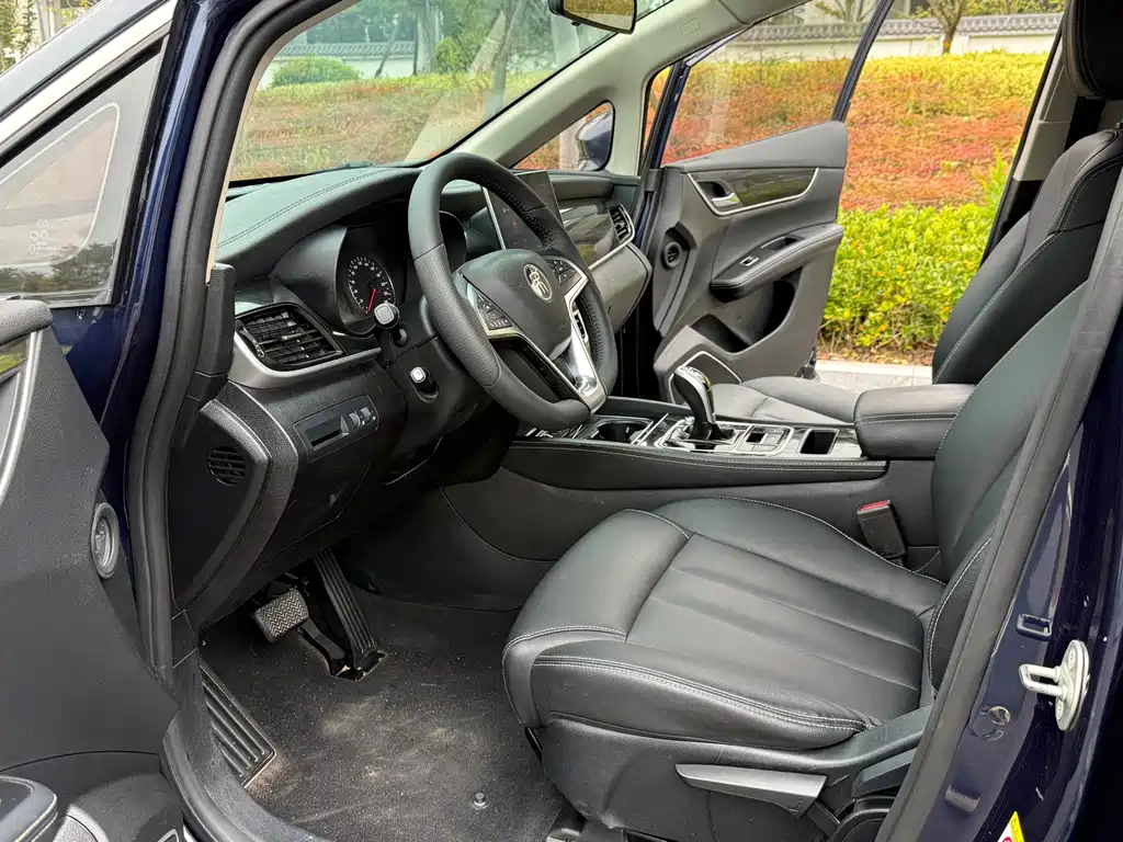 BYD MAX — миниатюра 10