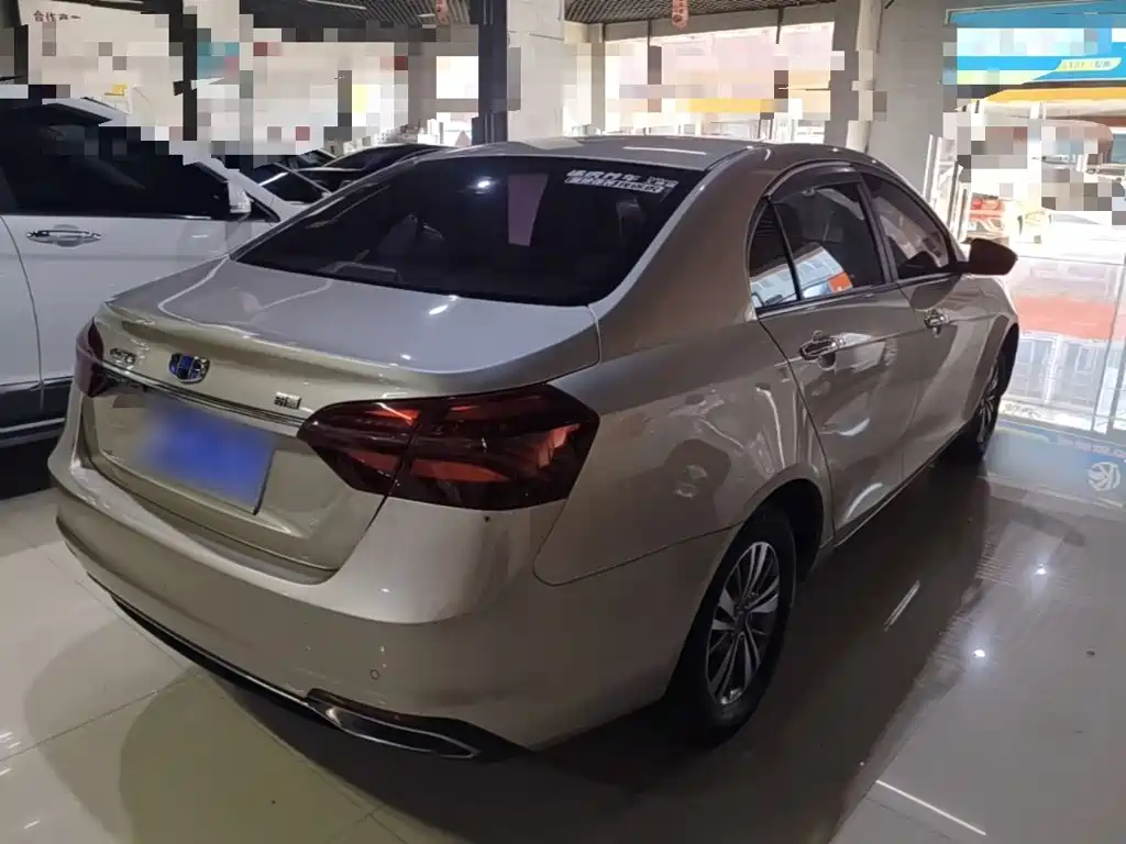 Geely Emgrand — миниатюра 7