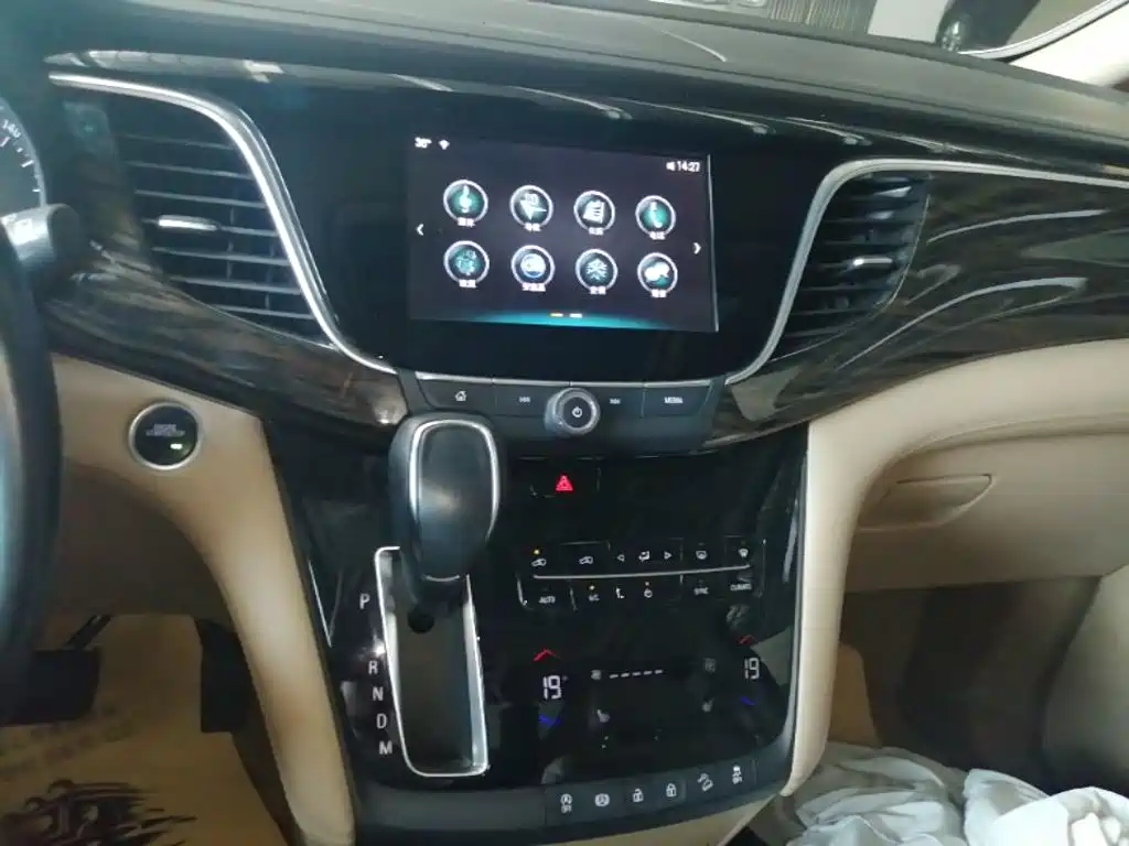 Buick GL8 — миниатюра 13