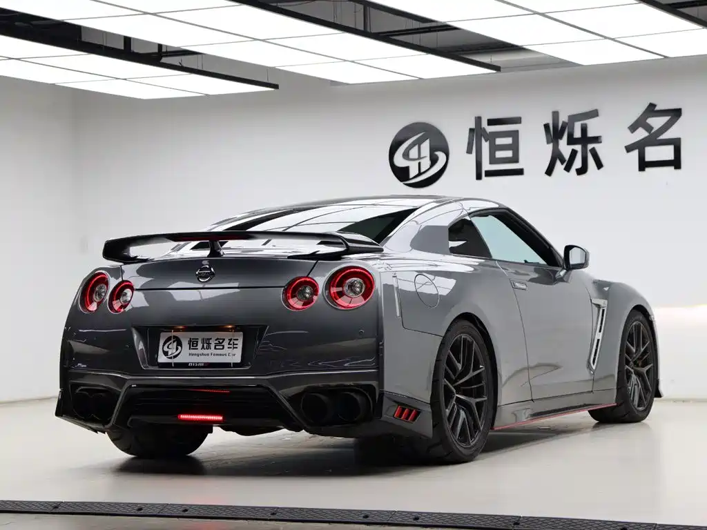 Nissan GT-R — миниатюра 24