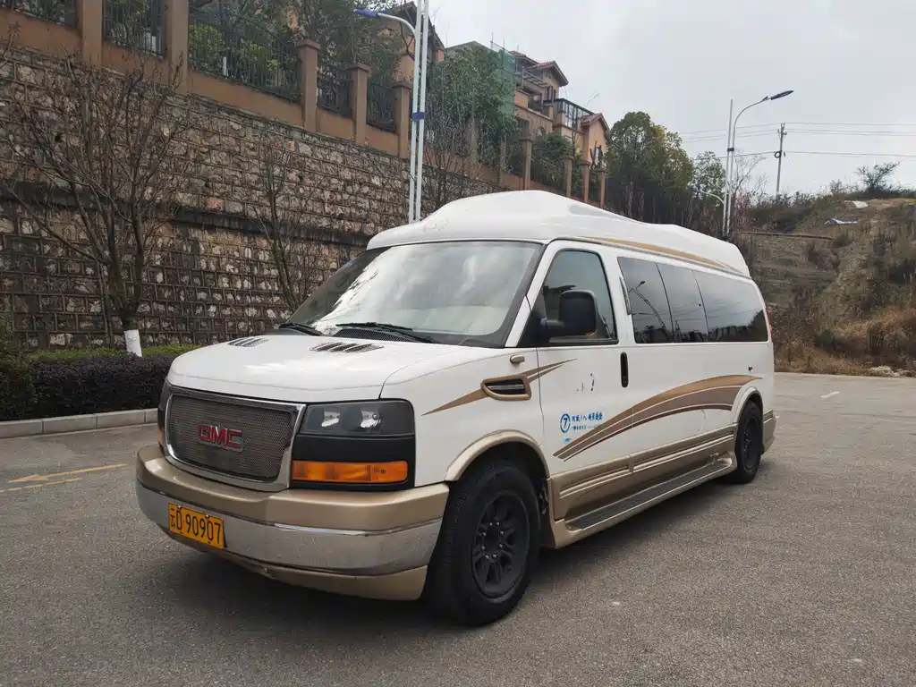 GMC Savana 2011