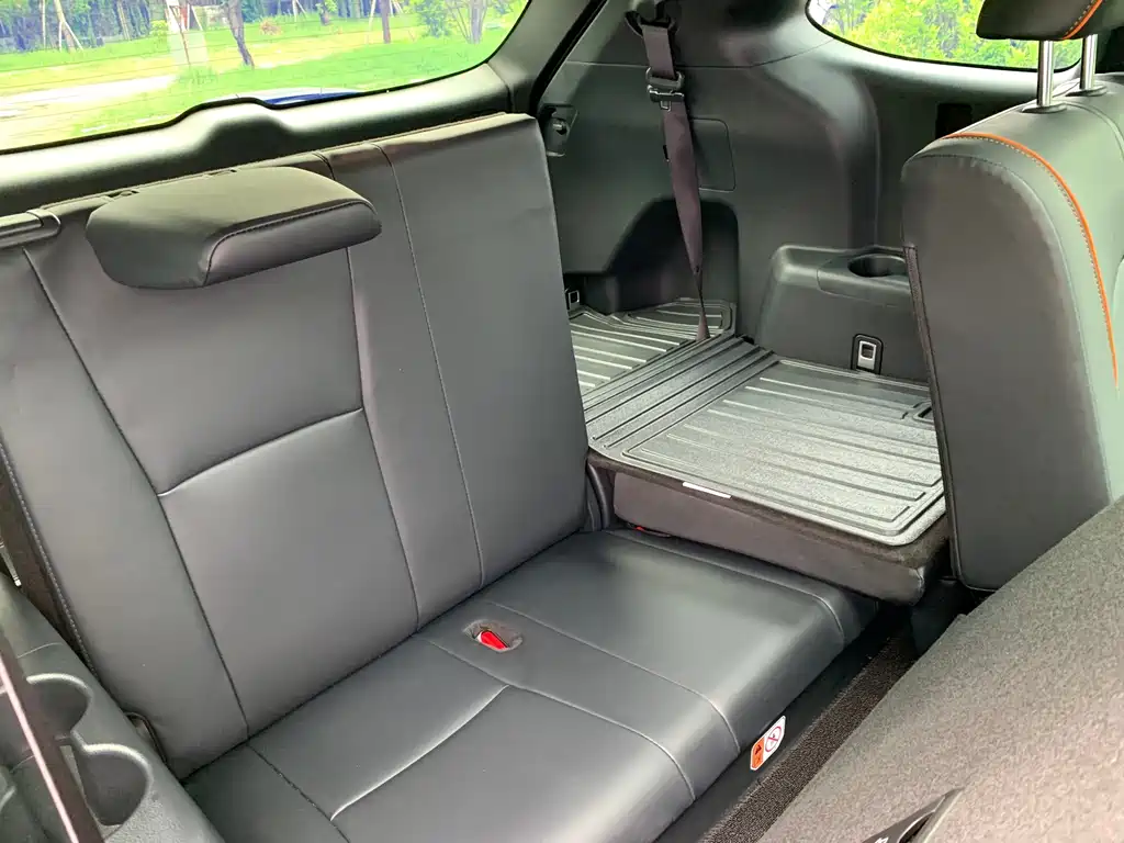 Toyota Crown Kluger — миниатюра 14