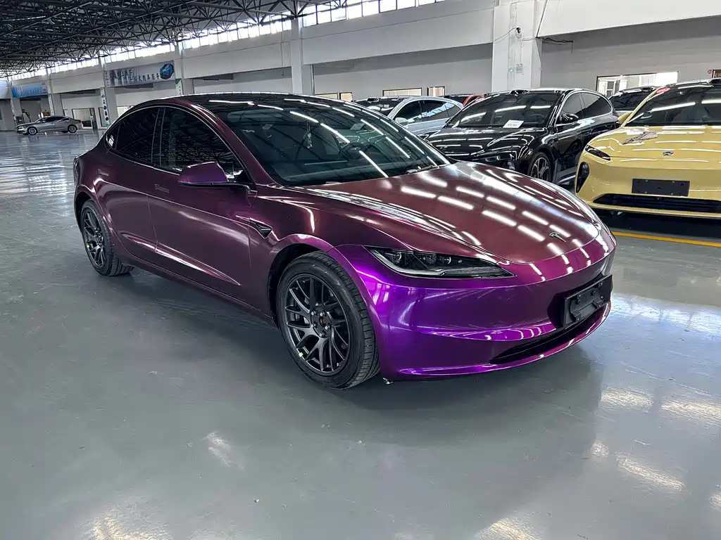 Tesla Model 3 — миниатюра 3