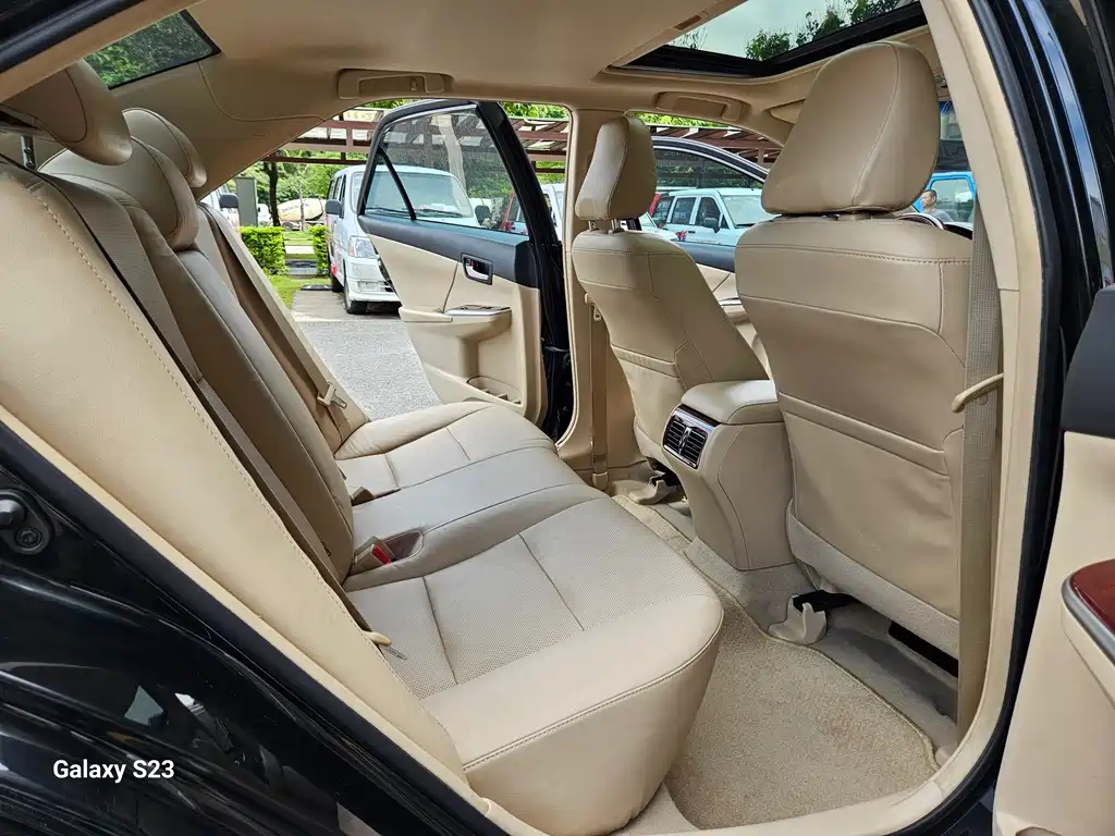 Toyota Camry — миниатюра 14