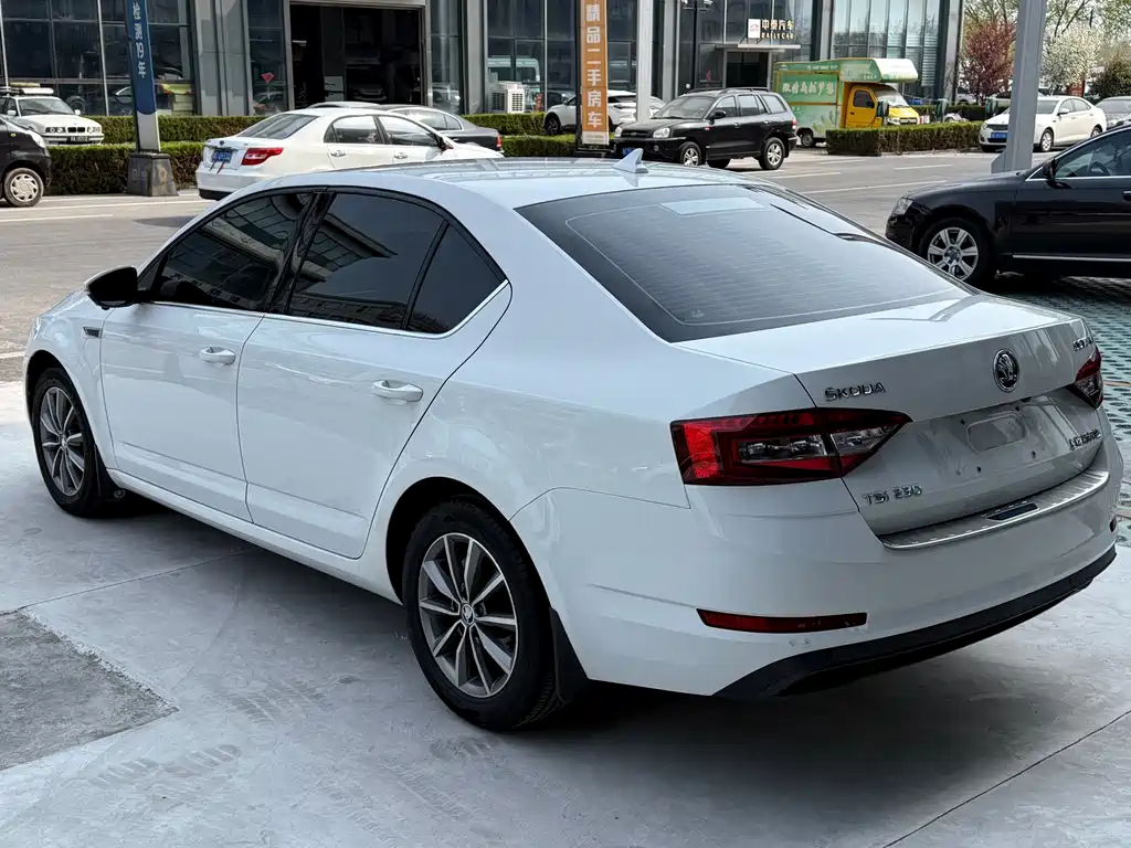 Skoda Octavia — миниатюра 4