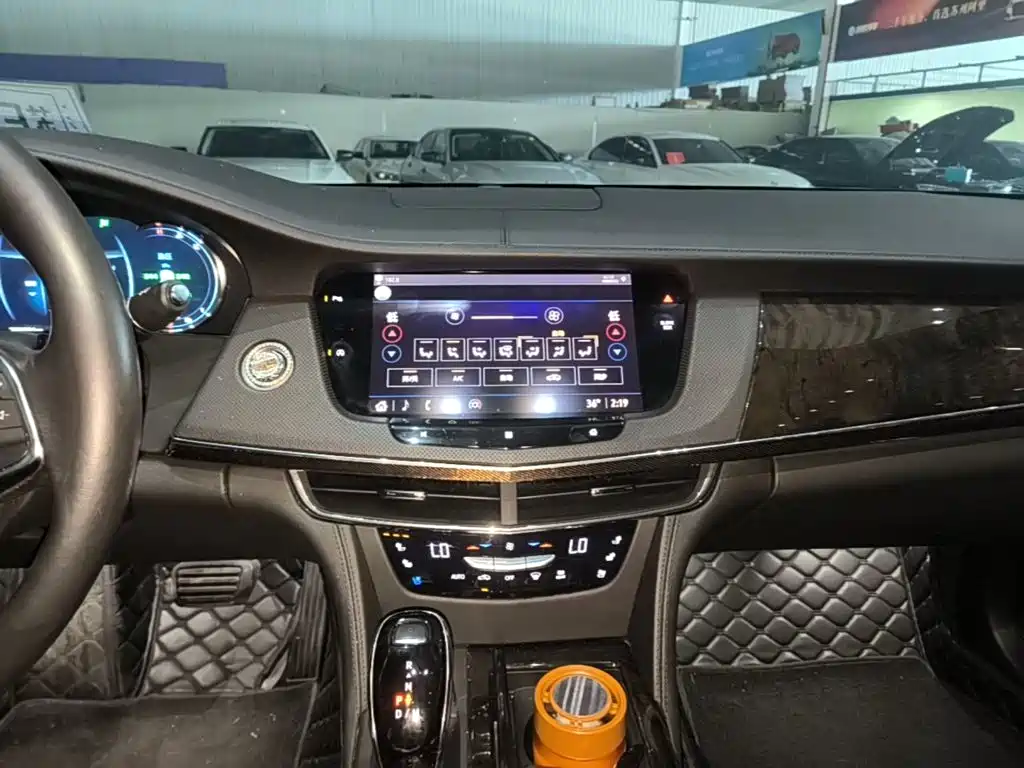 Cadillac CT6 — миниатюра 13