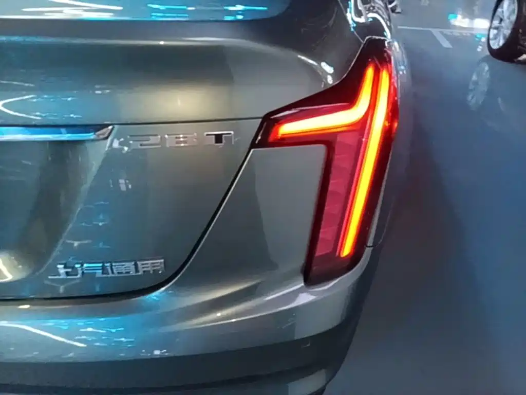 Cadillac CT5 — миниатюра 8