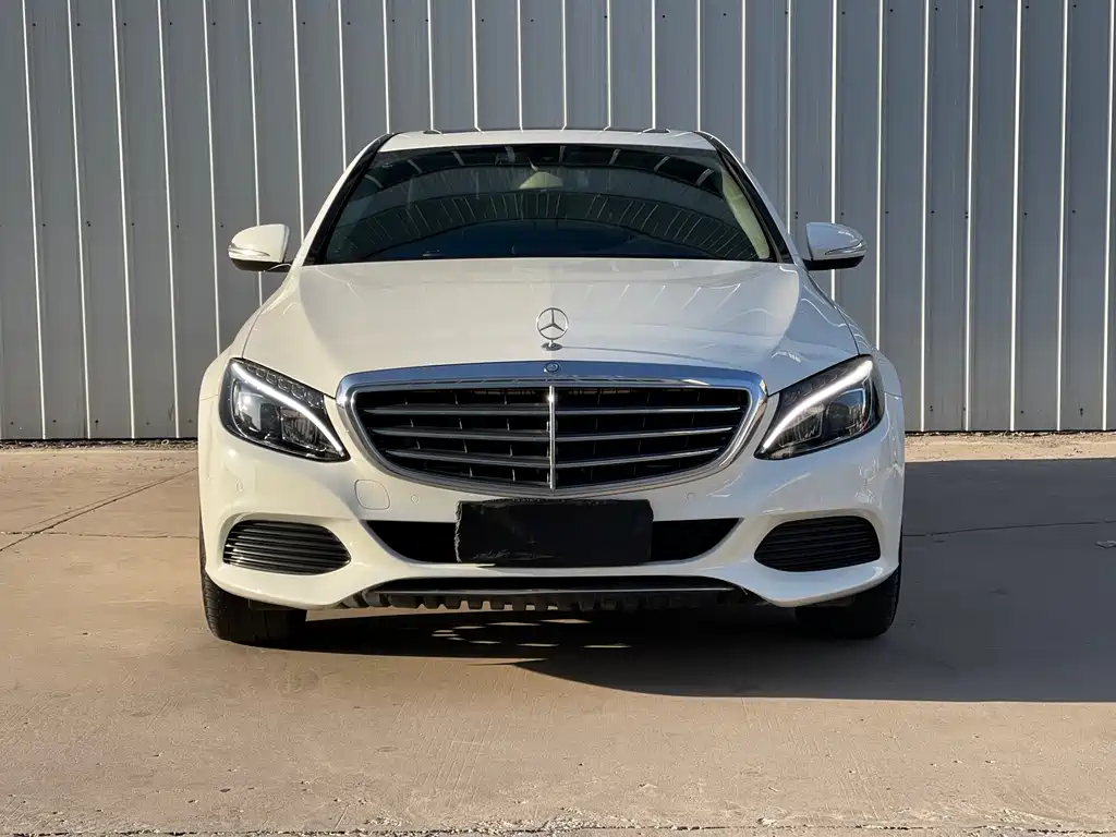 Mercedes-Benz C-Class — миниатюра 3