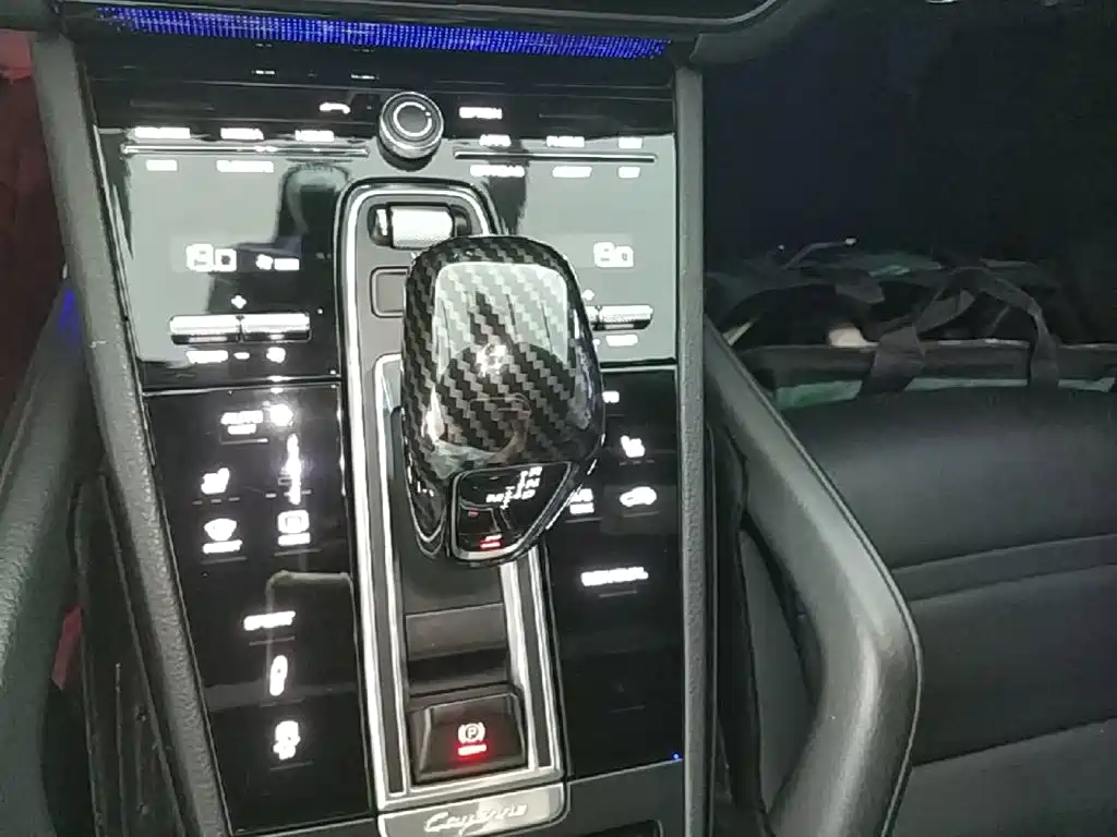 Porsche Cayenne — миниатюра 14