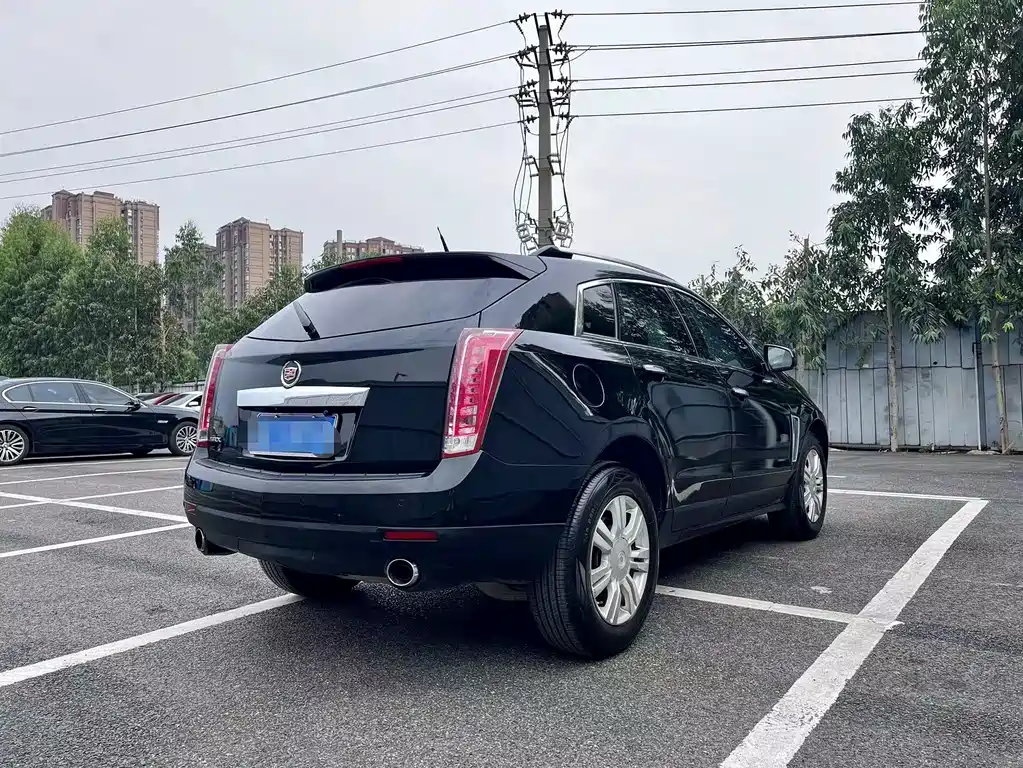 Cadillac SRX — миниатюра 4