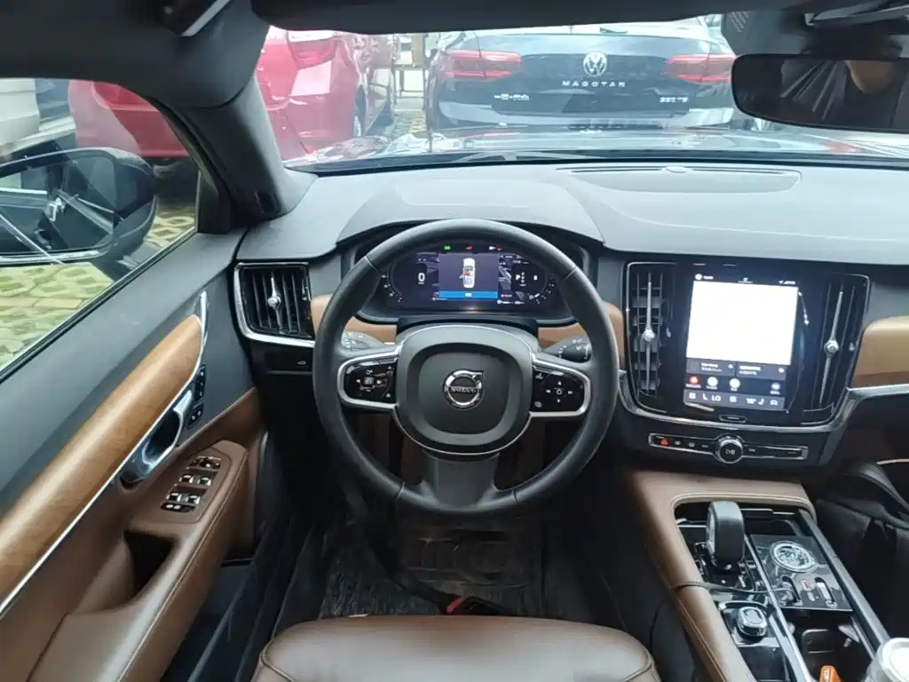 Volvo S90 — миниатюра 11