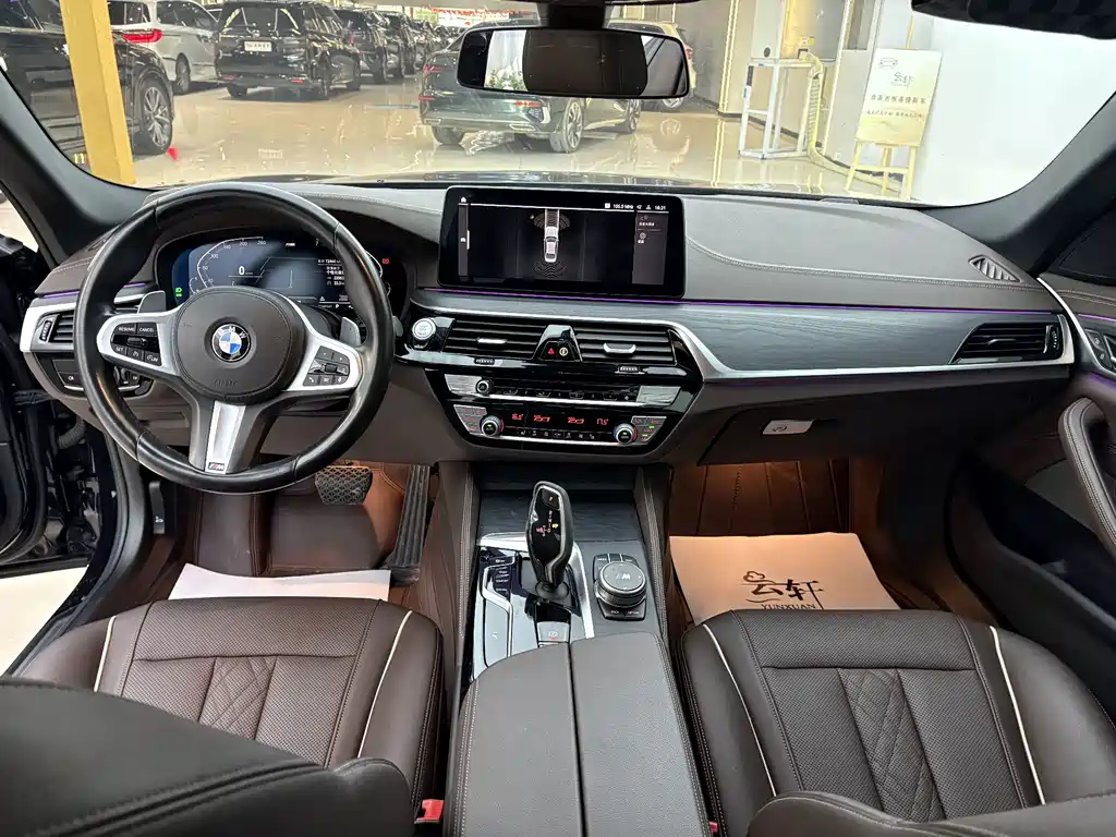 BMW 5 Series — миниатюра 6
