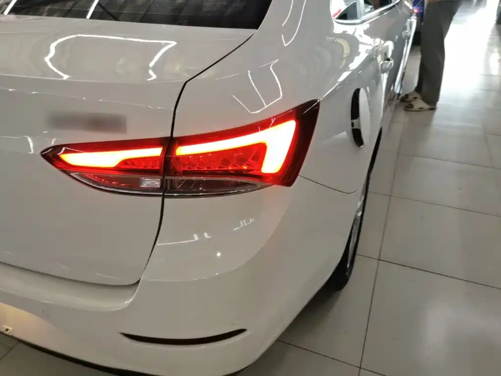 Buick Excelle — миниатюра 8