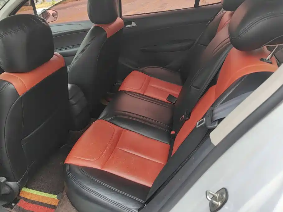 Peugeot 308 — миниатюра 11